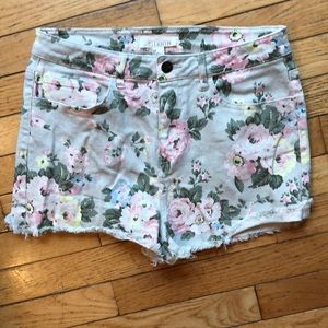 Denim Womens floral shorts sz 29